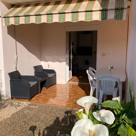 Studio Avec Jardin Proche Plage Sanary-sur-Mer